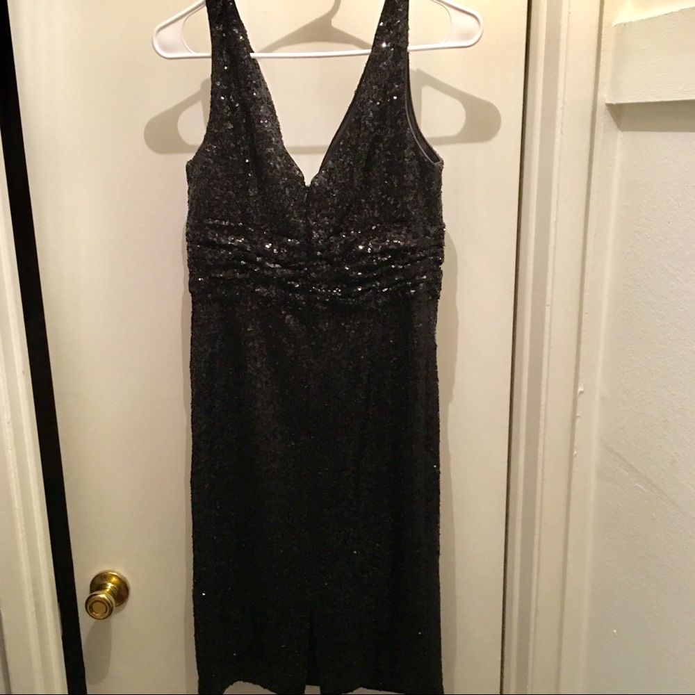 Eliza J Sequin V-Neck Sheath Cocktail Party Dress - Picture 7 of 8